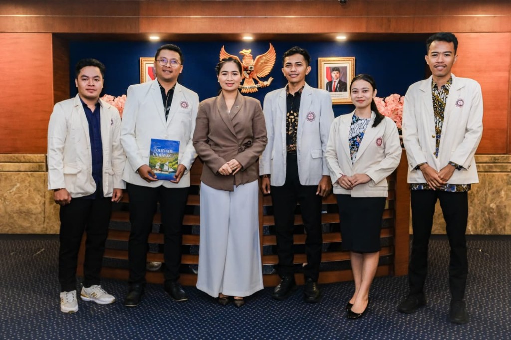 Wamenpar Ni Luh Siap Hadiri Mahasabha XIV KMHDI di Lampung