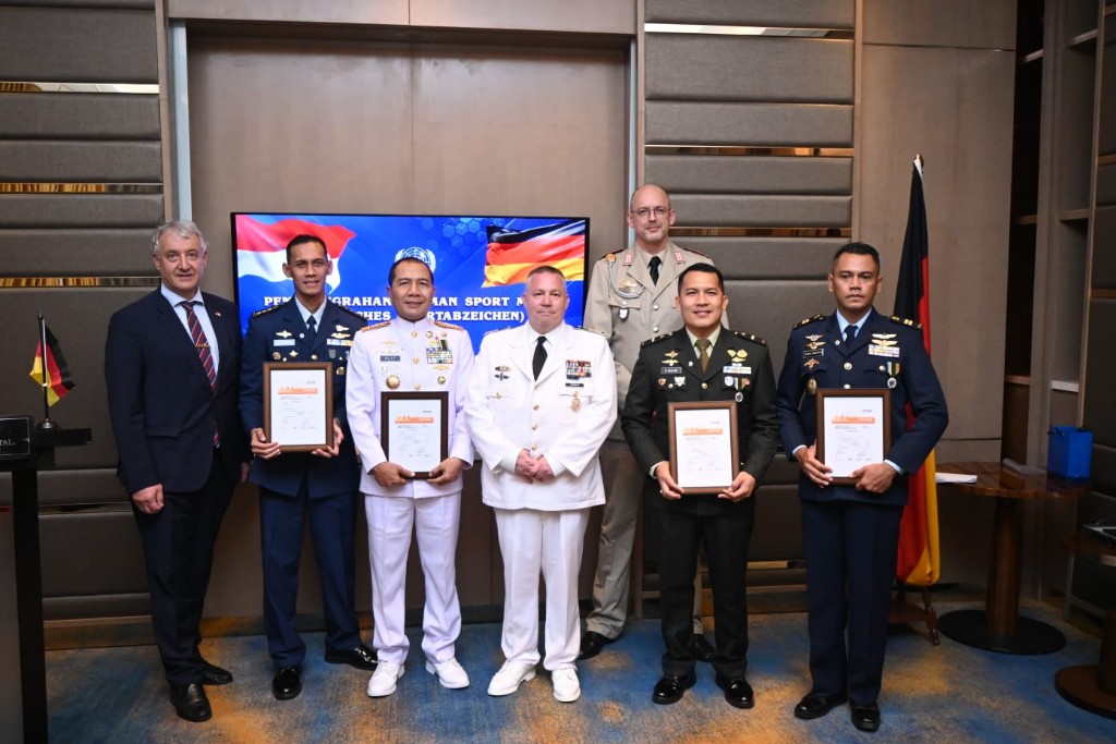 Laksda TNI I G.P. Alit Jaya Putra Asli Bali Dianugerahi German Sport Medal, Dedikasi Misi UNIFIL Lebanon