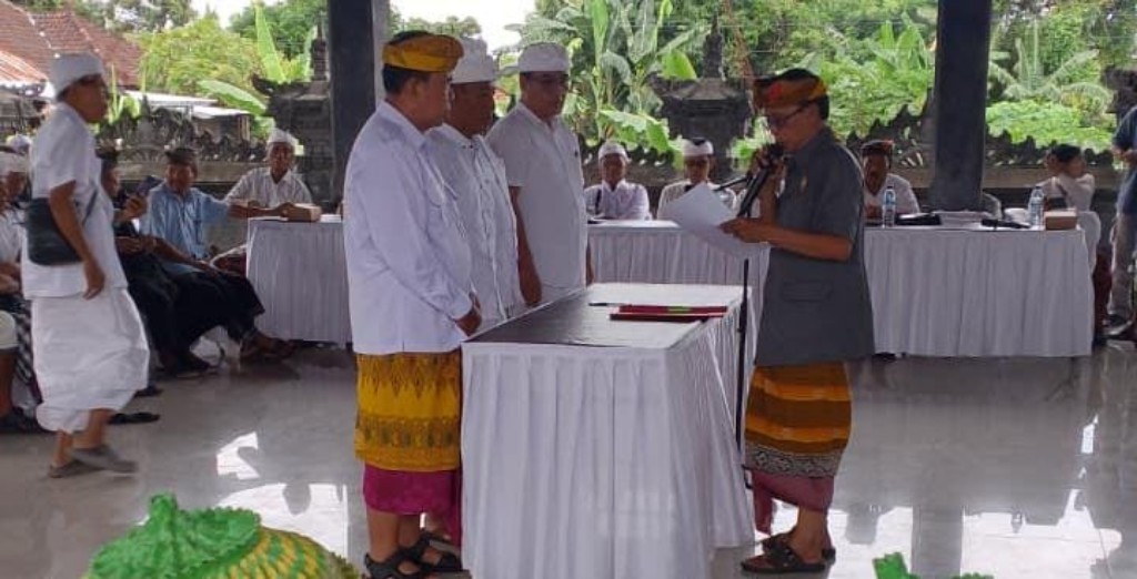 Dokumentasi dari - Dewa Putu Artha, Seorang Purnawirawan Polri, Dikukuhkan Sebagai Kelian Desa Adat Penarukan, Buleleng