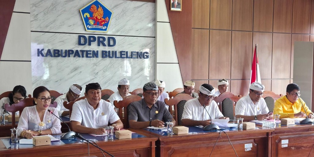 DPRD Buleleng Sepakat Tiga Ranperda Inisiatif Dilanjutkan Ke Tahap Pembahasan Berikutnya
