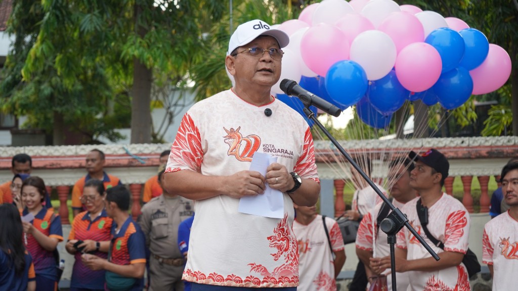 Dokumentasi dari - Bupati Sutjidra Lepas Jalan Sehat : Ini Simbol Kebersamaan, Persatuan dan Semangat Membangun  Buleleng
