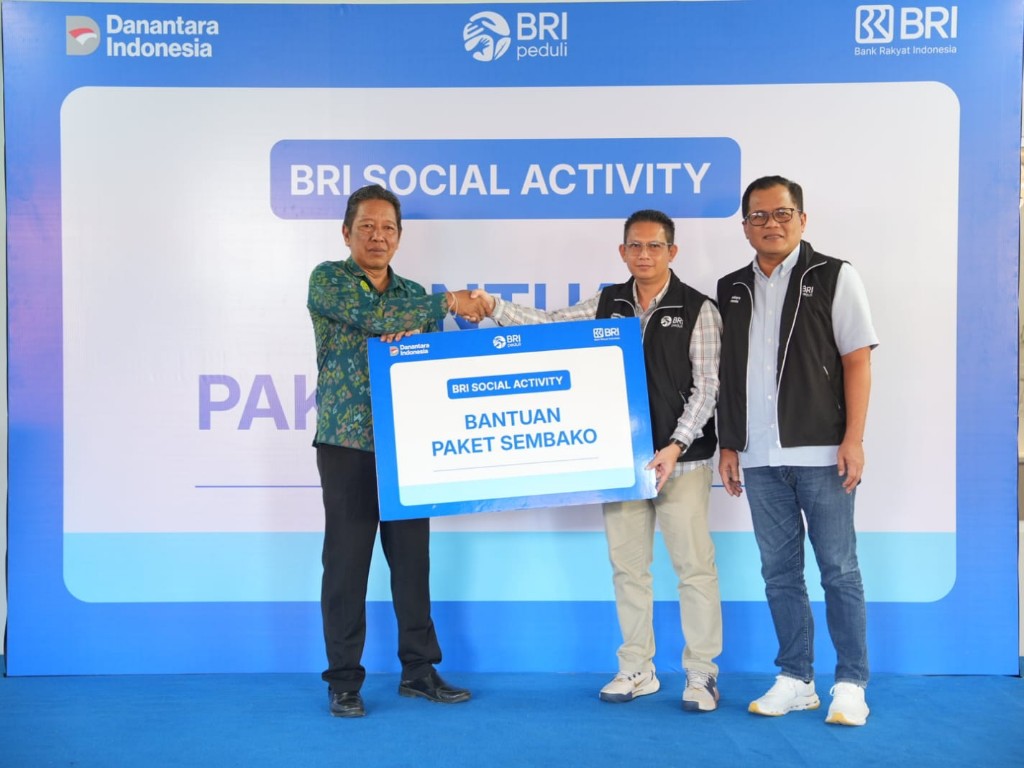 BRI Peduli Ramadhan: 700 Paket Sembako Disalurkan bagi Masyarakat Denpasar