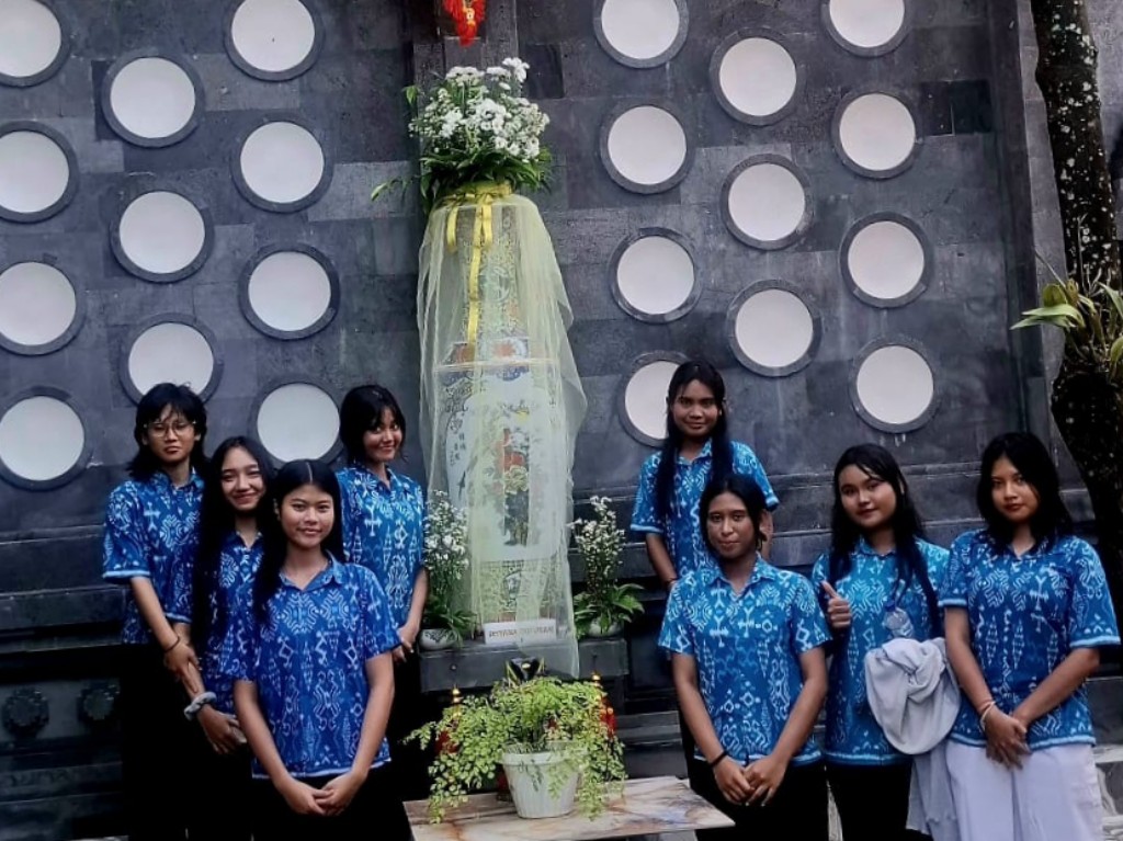 SMK Pariwisata Harapan Buat Video di Monumen Perjuangan Bangsal