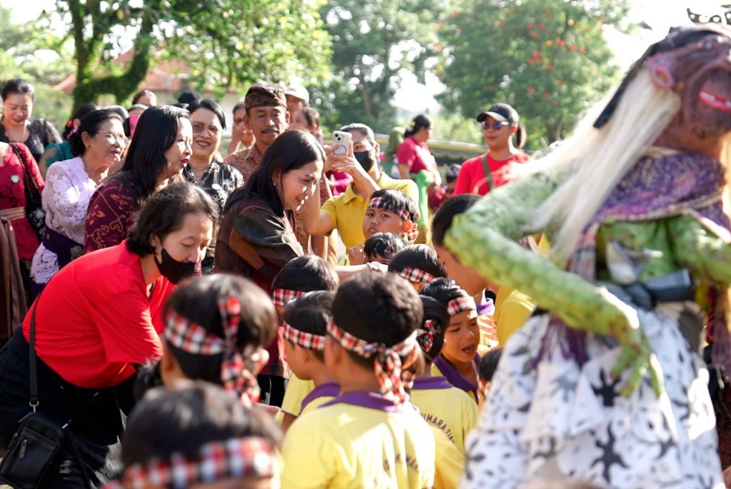 Edukasi Budaya Sejak Dini, Parade Ogoh-Ogoh PAUD Mengwi Tampil Meriah di GOR Mengwi