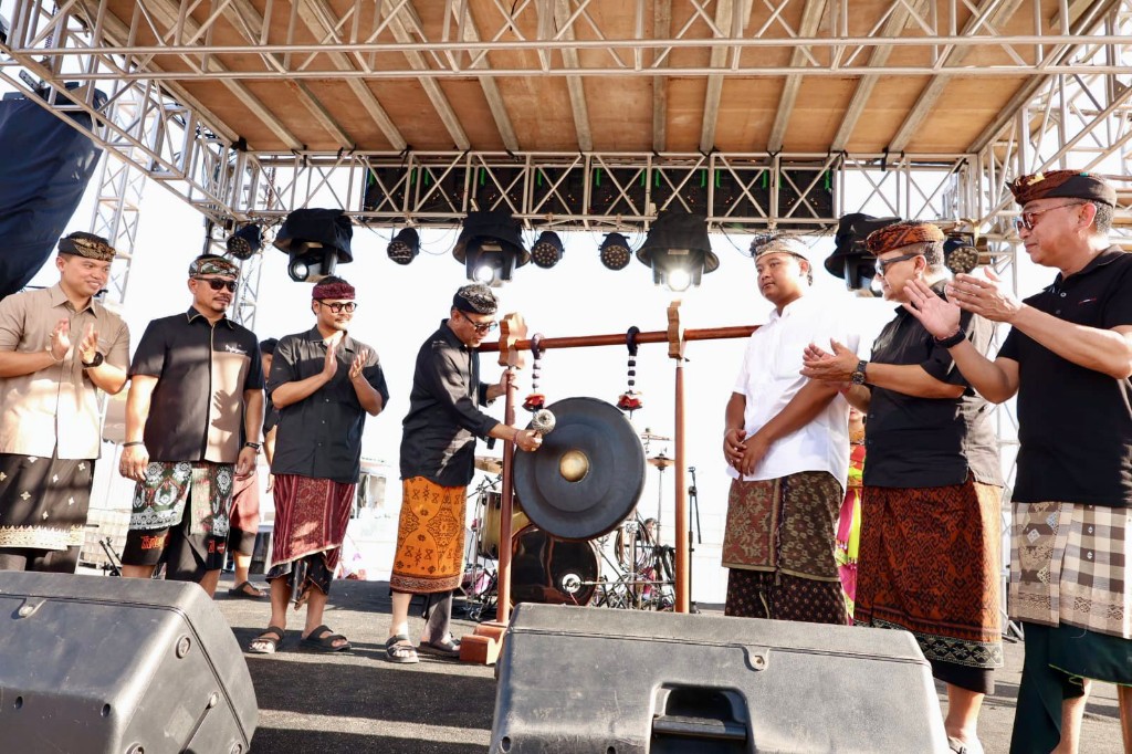 Dokumentasi dari - Walikota Jaya Negara Buka Festival Ogoh-ogoh Sanur Metangi
