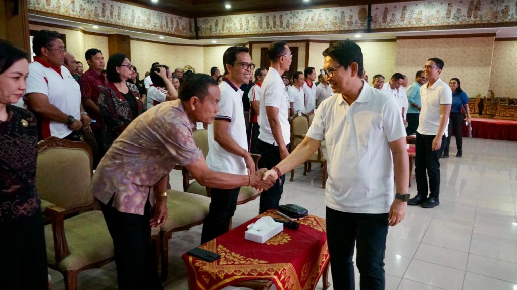 Dokumentasi dari - Bupati Adi Arnawa Pimpin Rapat ASPER PSBS, Badung Percepat Pengelolaan Sampah Berbasis Sumber