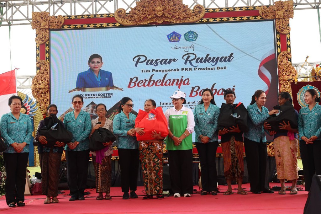TP PKK Kota Denpasar Apresiasi Pasar Rakyat TP PKK Provinsi Bali “Berbelanja Berbagi