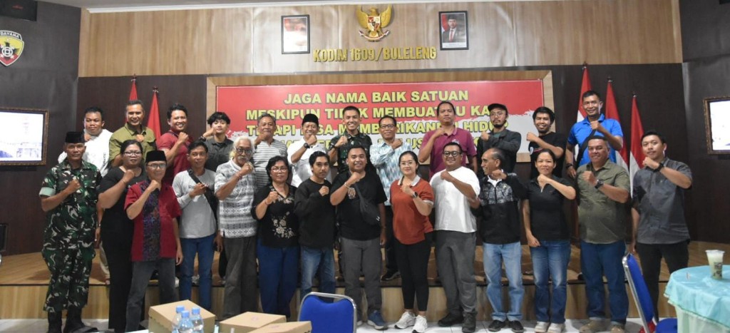 Dokumentasi dari - Dandim 1609/Buleleng Letkol.Inf.Achmad Setyawan Syah, Gelar Bukber Bersama Awak Media