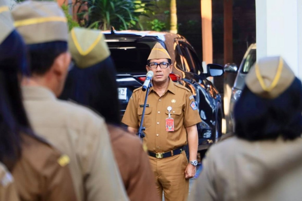 Apel di Disdikpora Denpasar, Sekda Eddy Mulya DorongTata Kelola Pendidikan yang Akuntabel