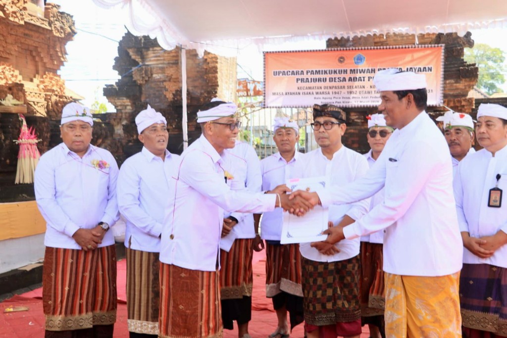Wawali Arya Wibawa Pada Pangukuhan Prajuru Desa Adat Pedungan,Tekankan Sinergi Desa Adat dan Pemerintah