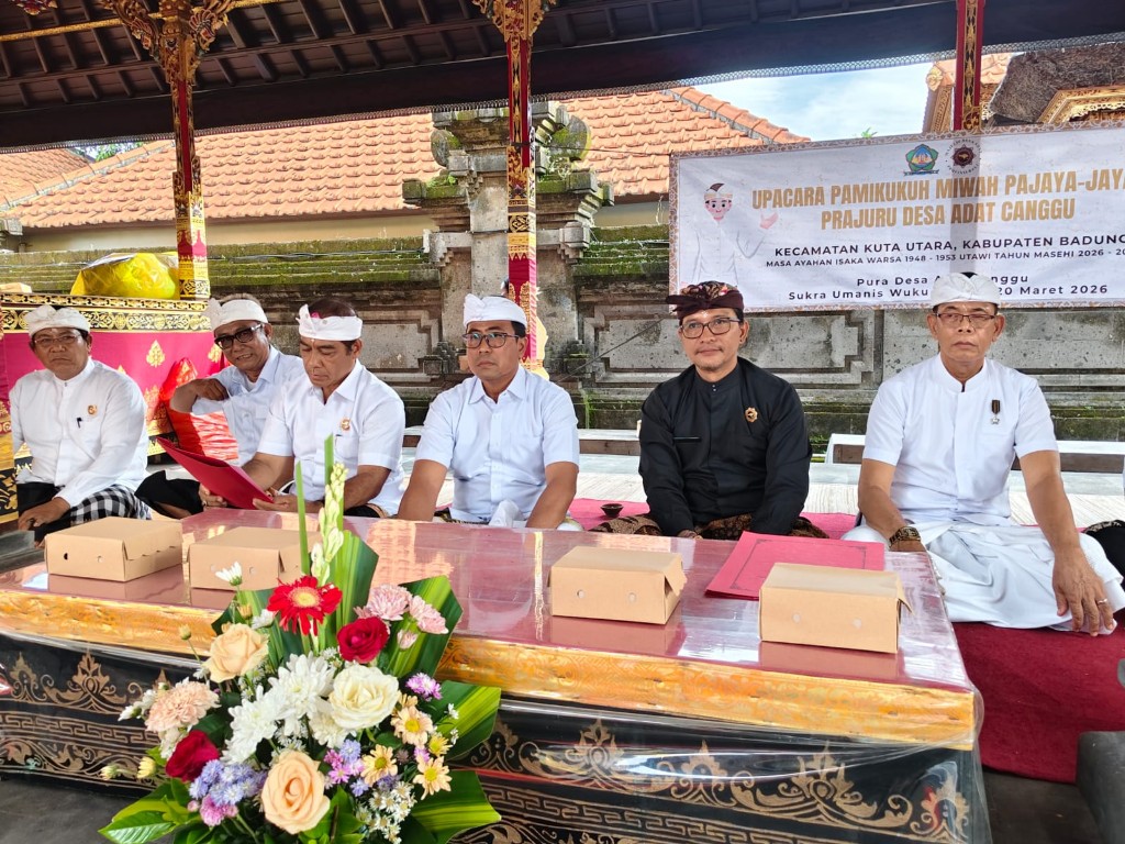 Anggota DPRD Badung Suryananda Pramana, Hadiri Pengukuhan Bendesa Adat Canggu