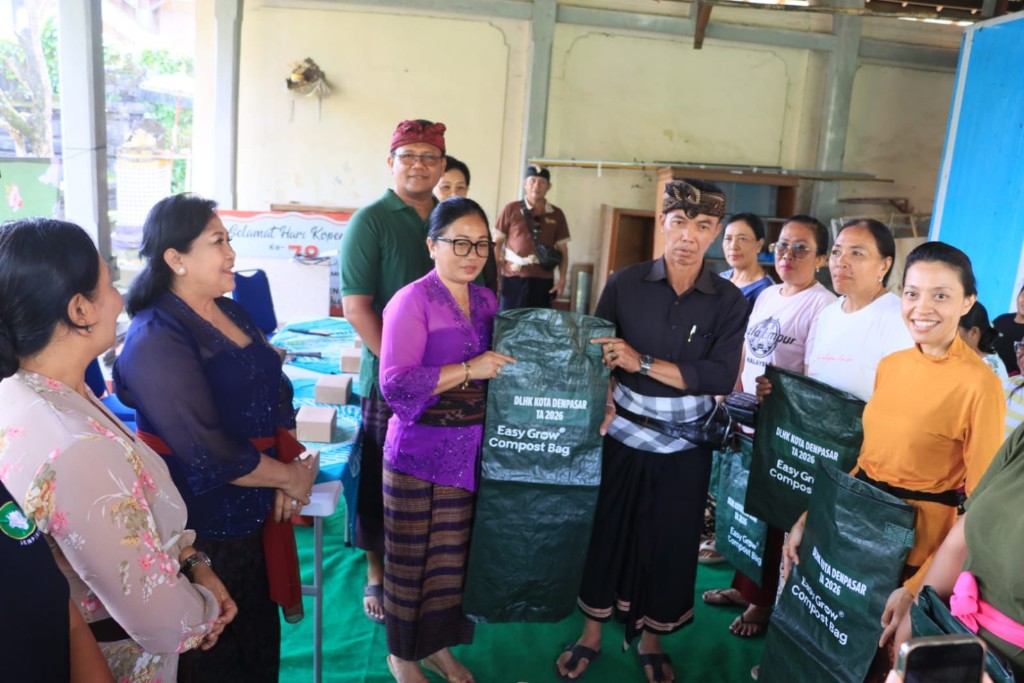 Bag Komposter Jadi Solusi, Pemkot dan PKK Denpasar Edukasi Warga Dentim