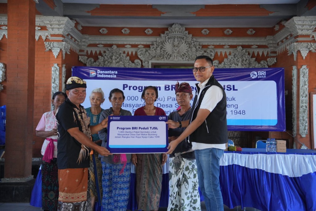 Dokumentasi dari - BRI Salurkan 1.000 Paket Sembako Sambut Hari Raya Nyepi Caka 1948 di Desa Sarimekar Buleleng