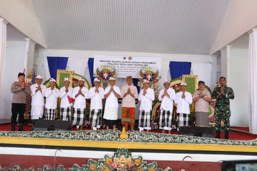 Dokumentasi dari - Prajuru Desa Adat Bondalem Dikukuhkan, Wabup Supriatna Tegaskan Peran Strategis Desa Adat