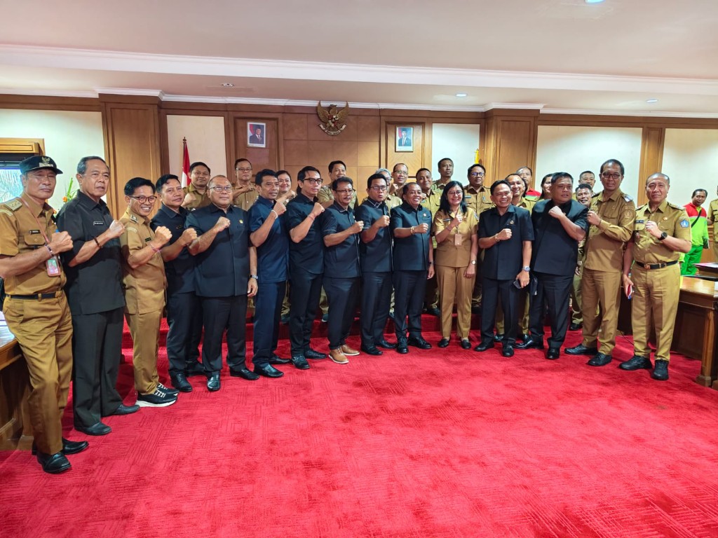 Raker  Komisi II DPRD Badung Bersama DLHK Bahas Pengelolaan Sampah Pasca Ditutupnya Pembuangan Sampah Organik di TPA Suwung