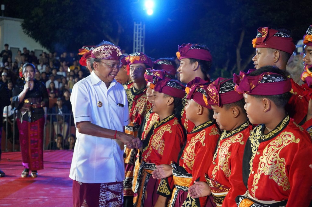 Lestarikan Seni Budaya Bali, Gubernur Koster Hadiah Rp 50 Juta untuk Dua Sanggar Seni Tari dan Tabuh di Buleleng