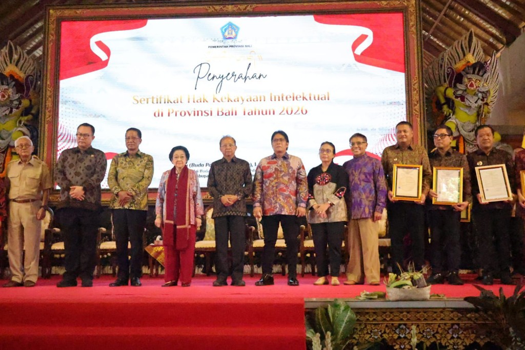 Wawali Arya Wibawa Terima Serifikat HAKI Tari Sekar Jempiring Kota Denpasar