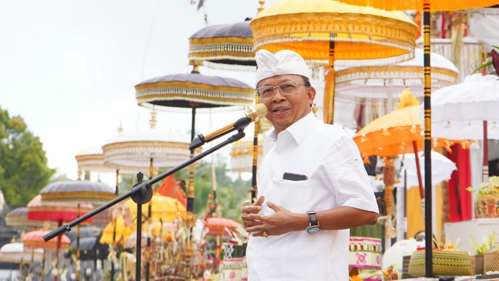 Gubernur Koster: Karya IBTK di Besakih harus Berjalan Tertib dan Khidmat