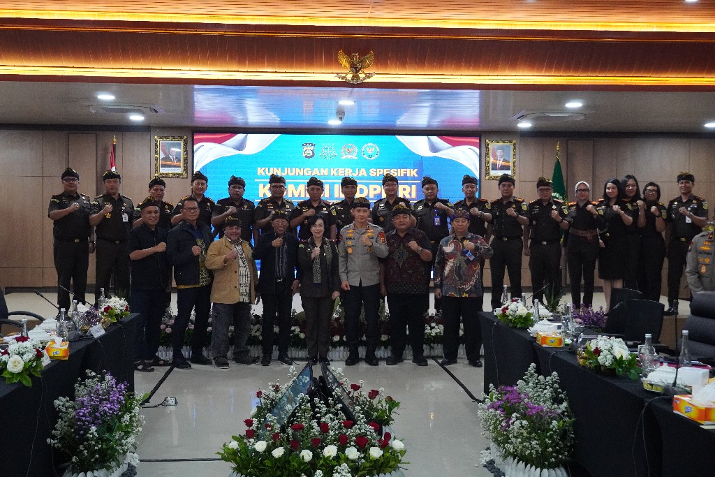 Dokumentasi dari - KOMISI III DPR RI ke Kejasaan Tinggi Bali Monitoring Tantangan Pelaksanaan KUHP dan KUHAP