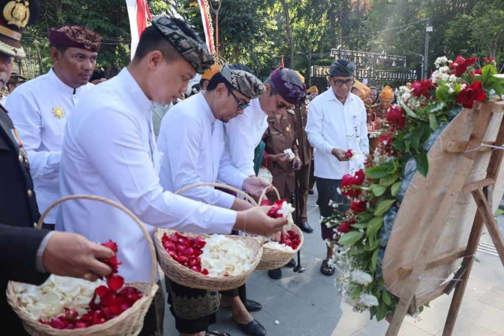 Dokumentasi dari - Wawali Denpasar Arya Wibawa Pimpin Apel Peringatan Serangan Umum Kota Denpasar ke-80 Tahun 2026