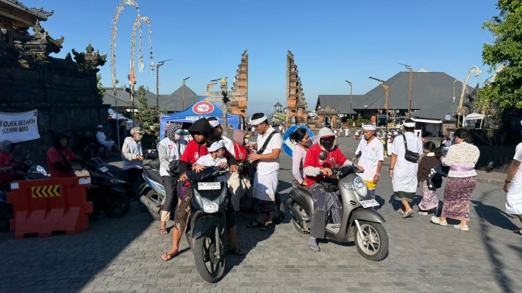 Gunakan Identitas, Ratusan Tukang Ojek Siap Hantarkan Pemedek Selama IBTK di Pura Agung Besakih