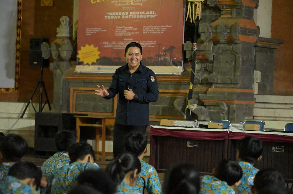 KPU Buleleng Gelar Sosialisasi Pendidikan Pemilih di SMK Negeri 3 Singaraja