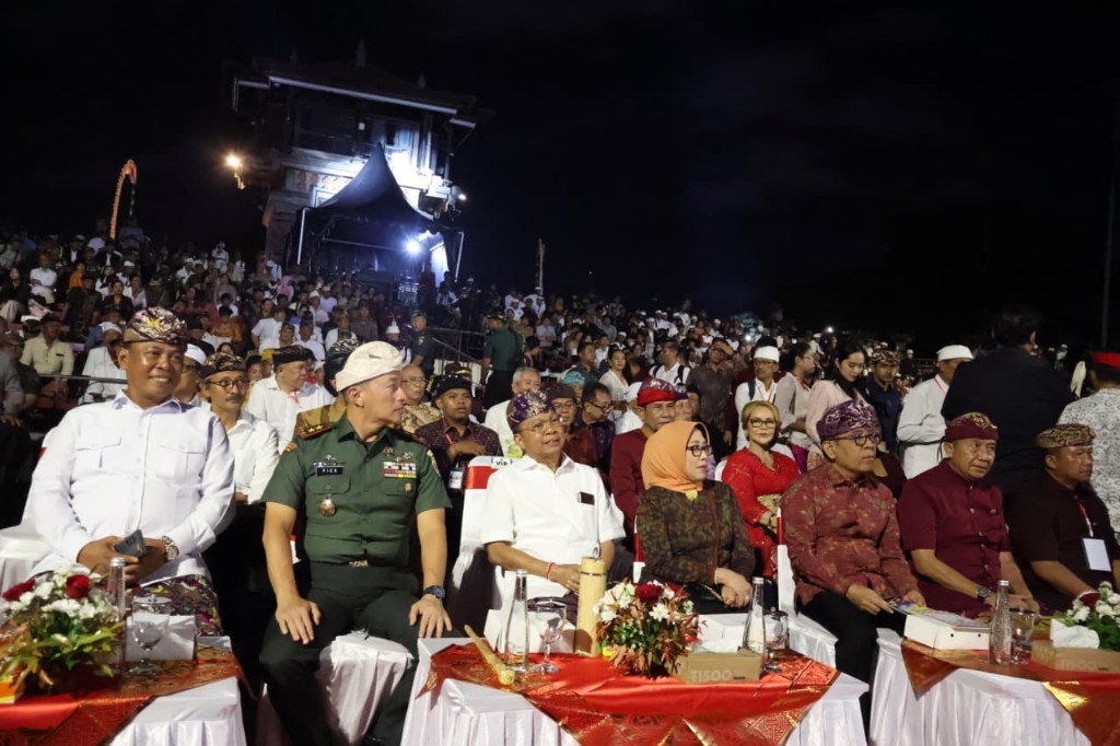 Ribuan Umat, Menko PMK dan Gubernur Koster Serukan Harmoni ditengah Kebisingan Global pada Dharma Santi Nyepi 1948