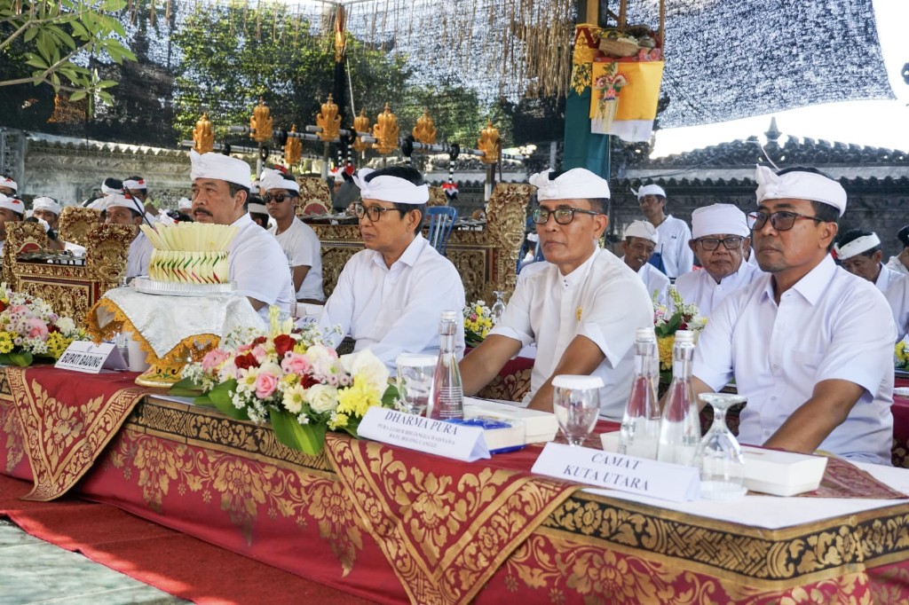 Pujawali Mejelihan di Pura Luhur Bhujangga Waisnawa Batu Bolong