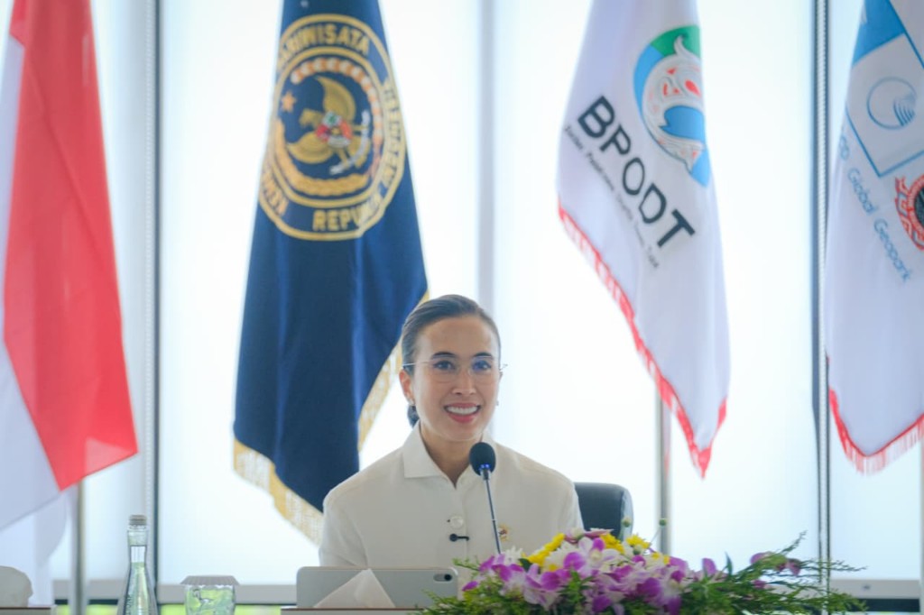 Menpar Widiyanti Putri Wardhana Dorong Percepatan Danau Toba, Sinkronisasi Master Plan Jadi Kunci