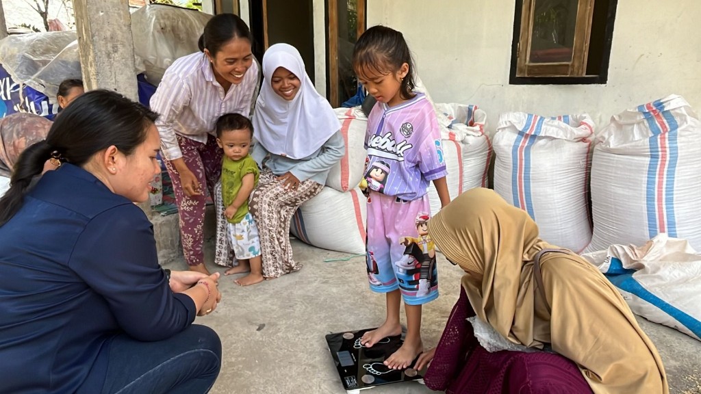 ITDC Salurkan Dana Amal MotoGP 2025, Program Cegah Stunting di Rembitan Tunjukkan Hasil Positif