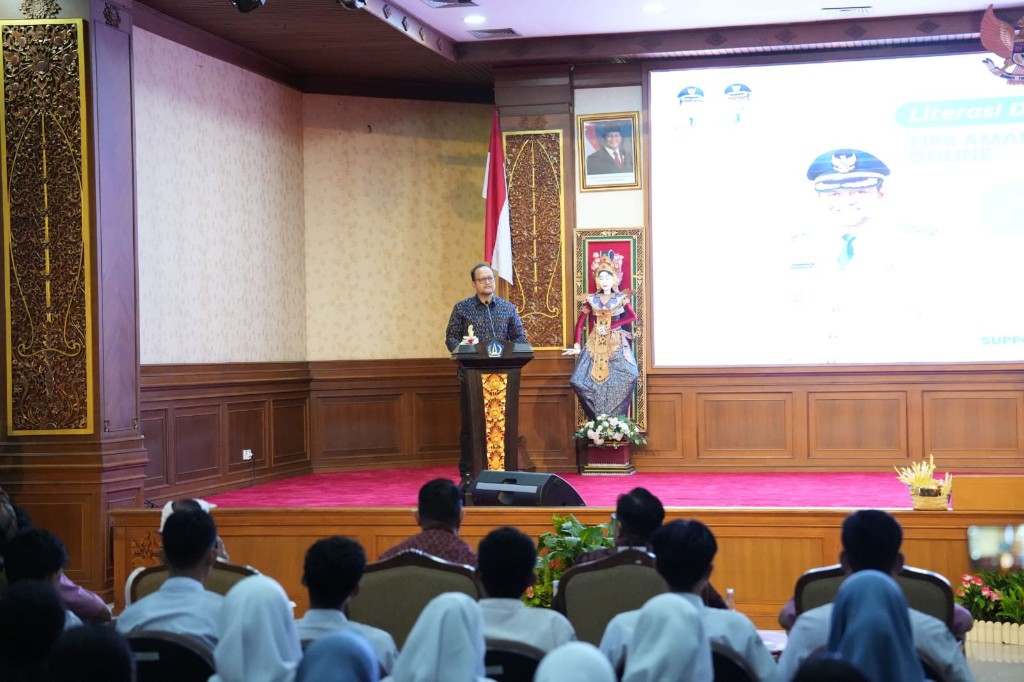 Wabup Badung Buka Literasi Digital “Tips Aman Bertransaksi Online”