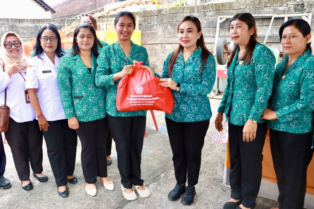 Dokumentasi dari - Ny. Ayu Kristi Arya Wibawa Tutup Posyandu Paripurna dan Posyandu 6 SPM di Kecamatan Denpasar Utara