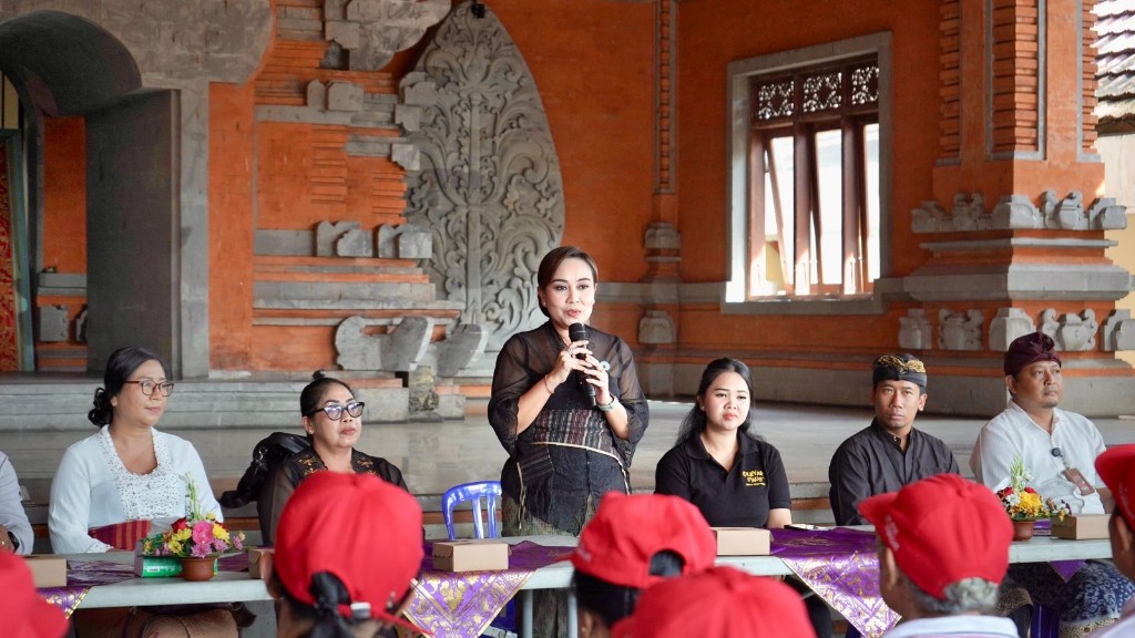 Ny. Ayu Kristi Tutup Posyandu di Pemecutan, Dorong Pelayanan Berbasis Masyarakat