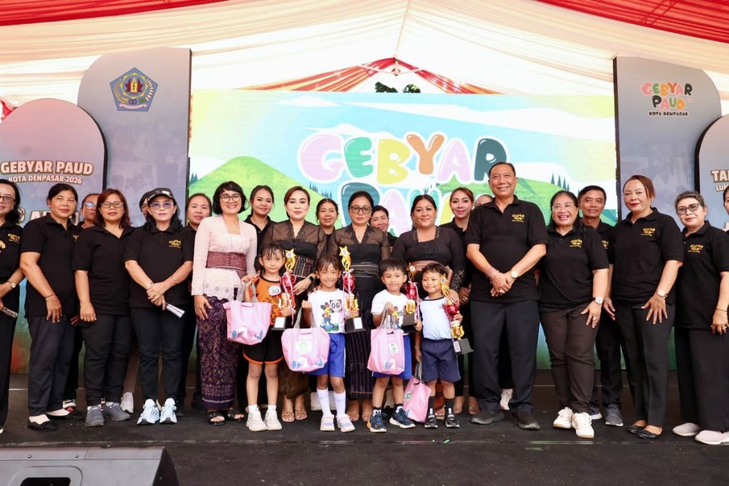 Bunda PAUD Ny. Antari Jaya Negara Hadiri Kreativitas Anak dan Pendidikan Serangkaian Gebyar PAUD