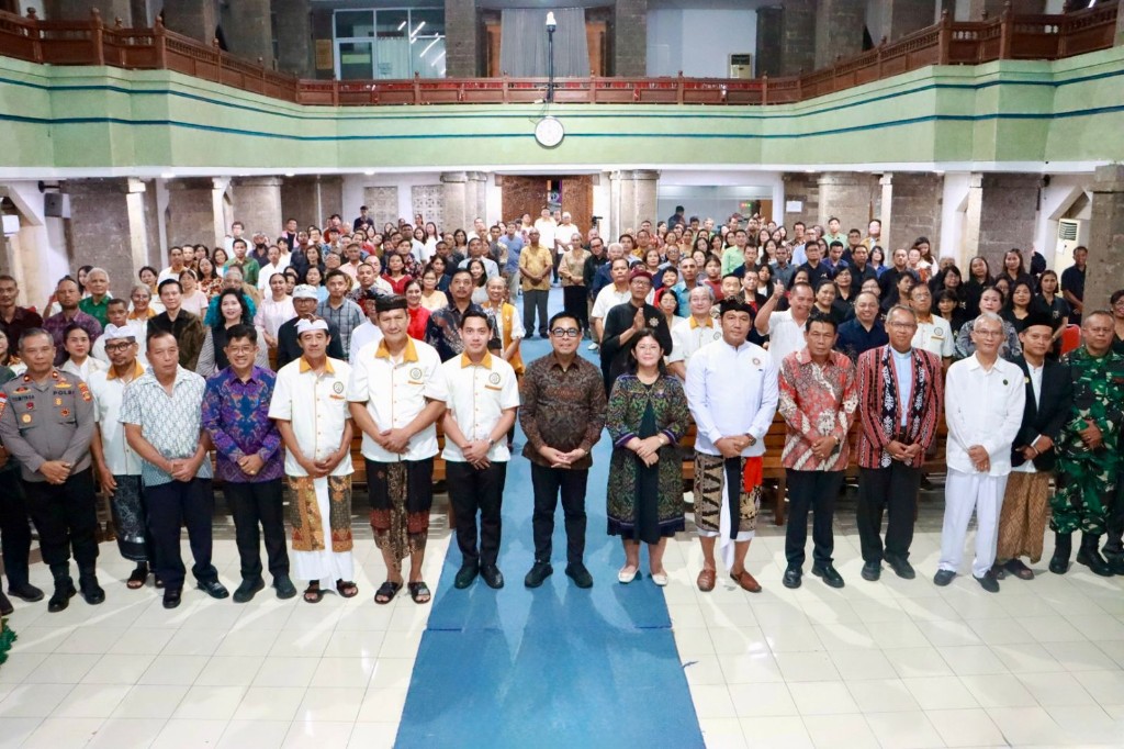Wawali Arya Wibawa Hadiri Ibadah Dan Perayaan Paskah MPUK Denpasar 2026