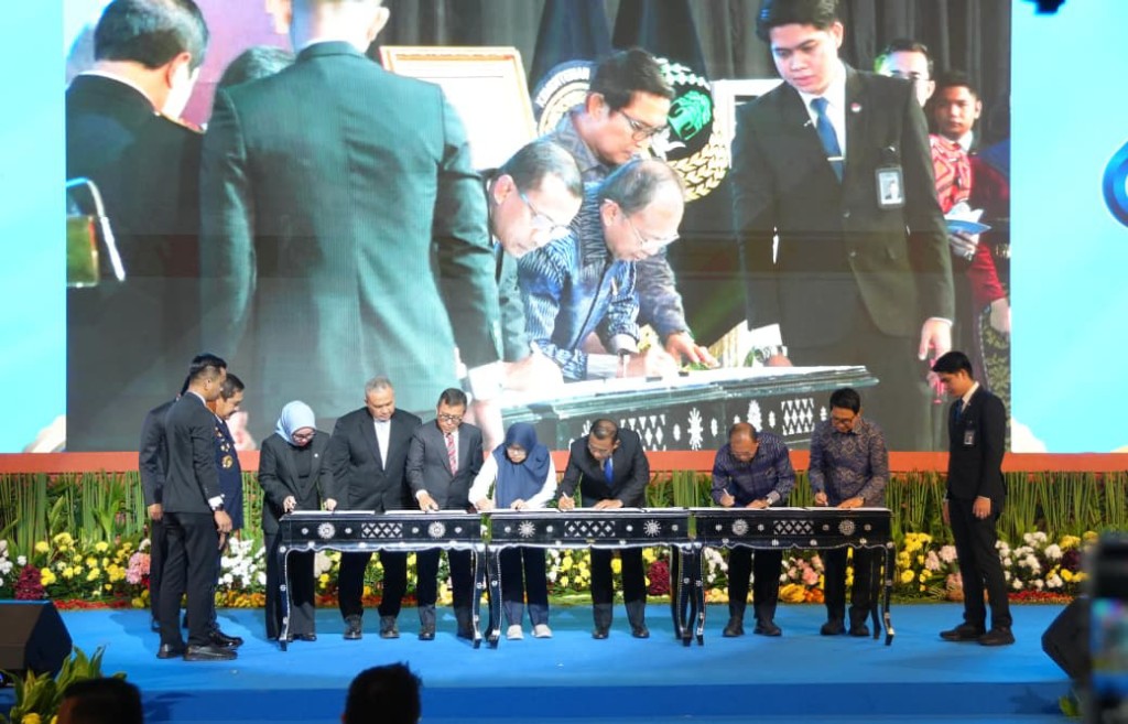 Gubernur Koster dan Menteri Imipas Teken MoU Optimalisasi Tugas dan Fungsi Imigrasi