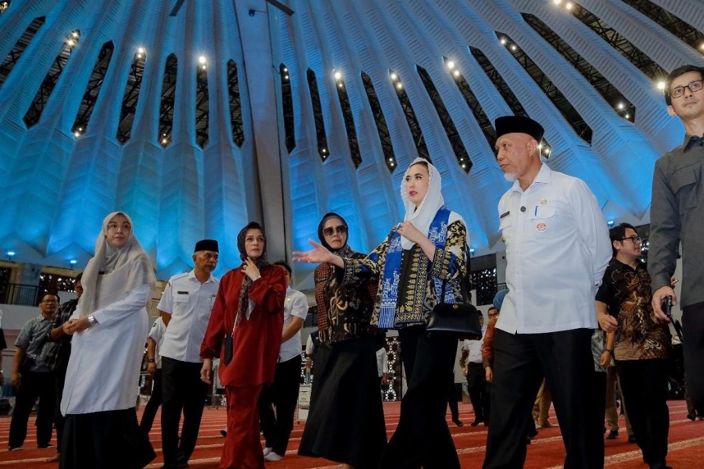 Menpar Genjot Sumbar Jadi Destinasi Wisata Ramah Muslim dan Surga Gastronomi Dunia