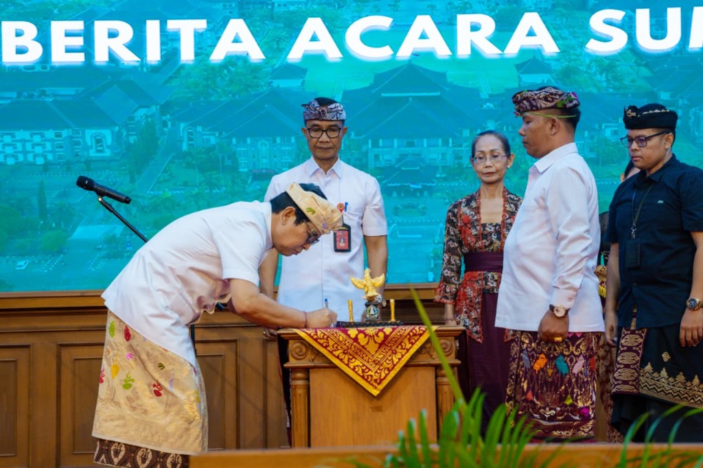 Dokumentasi dari - Bupati Adi Arnawa Lantik 12 Pejabat Tinggi Pratama, Dorong Langkah Strategis Berbasis Visi Daerah
