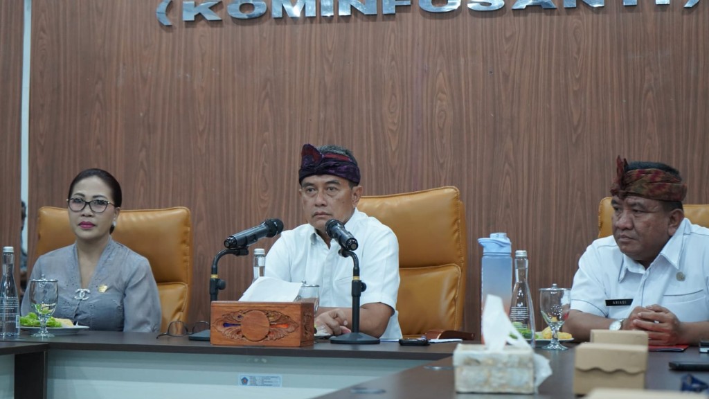 Wabup Buleleng Gede Supriatna Dorong Digitalisasi Bansos Tepat Sasaran dan Transparan