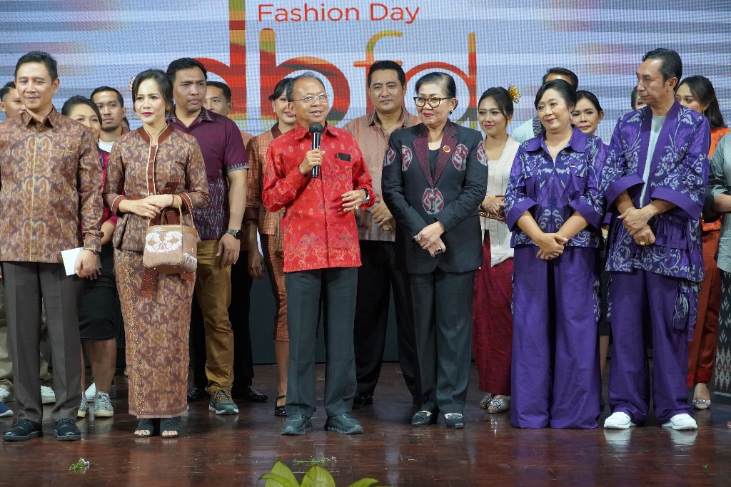Gubernur Wayan Koster Ajak Semua Pihak Cintai Produk Lokal