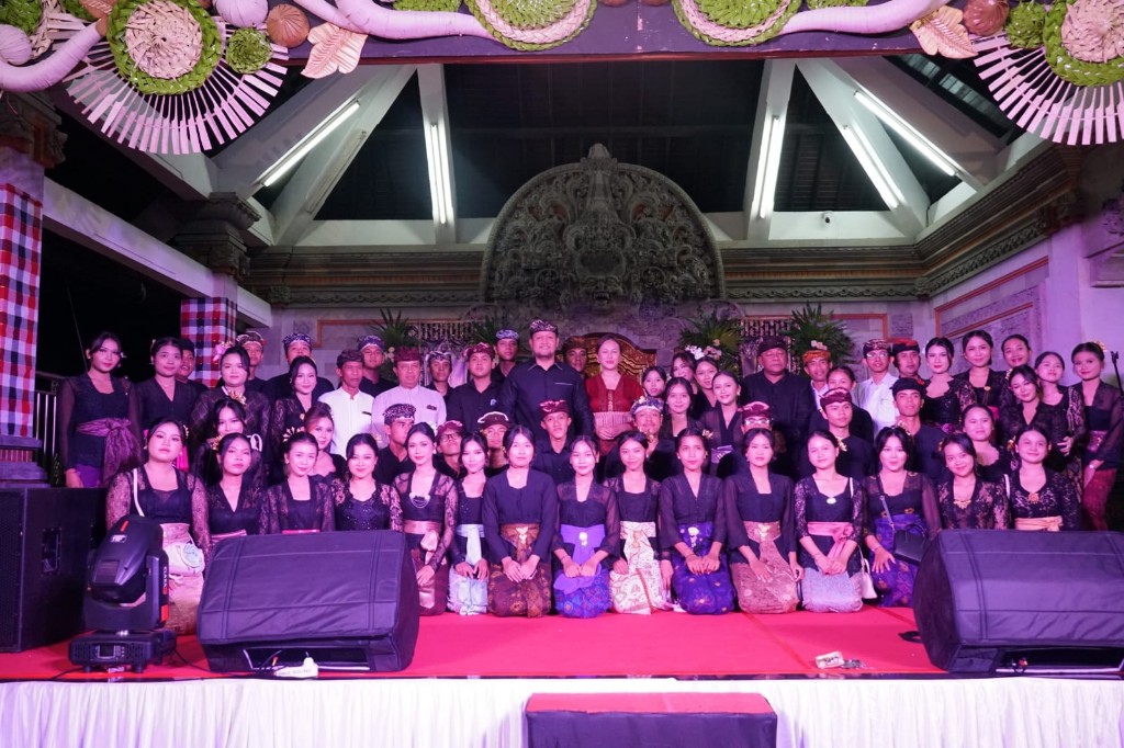 Hadiri HUT ke-54 STT Dharma Prawerti, Wabub Badung Bagus Alit Sucipta Dorong Generasi Muda Jaga Harmoni Banjar