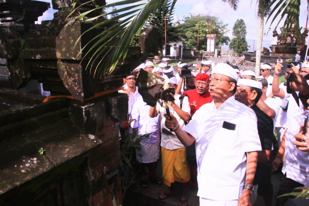 Restorasi Suci Pura Agung Besakih Dimulai, Gubernur Koster Kembalikan Keagungan Parahyangan