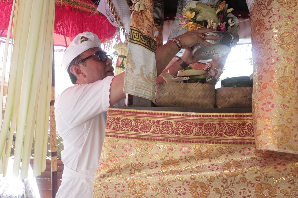 Wali Kota Denpasar Jaya Negara Hadiri Pemelaspasan Bale Kulkul Banjar Panti Gede, Pemecutan Kaja