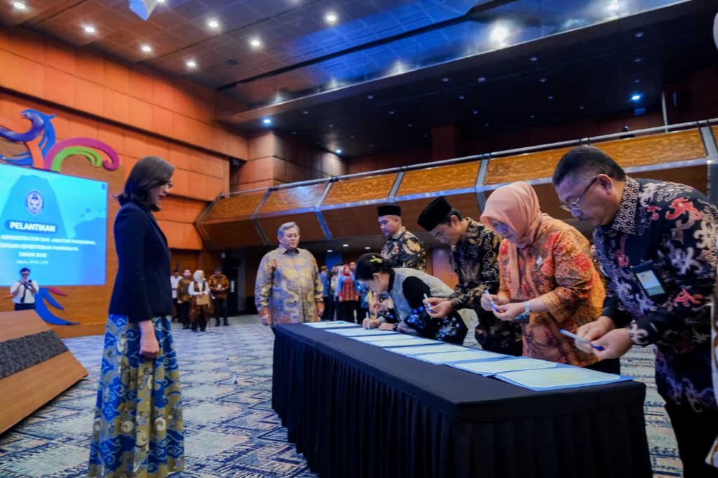 Menpar Widiyanti Lantik Pejabat Baru, Perkuat Kelembagaan Pariwisata Nasional