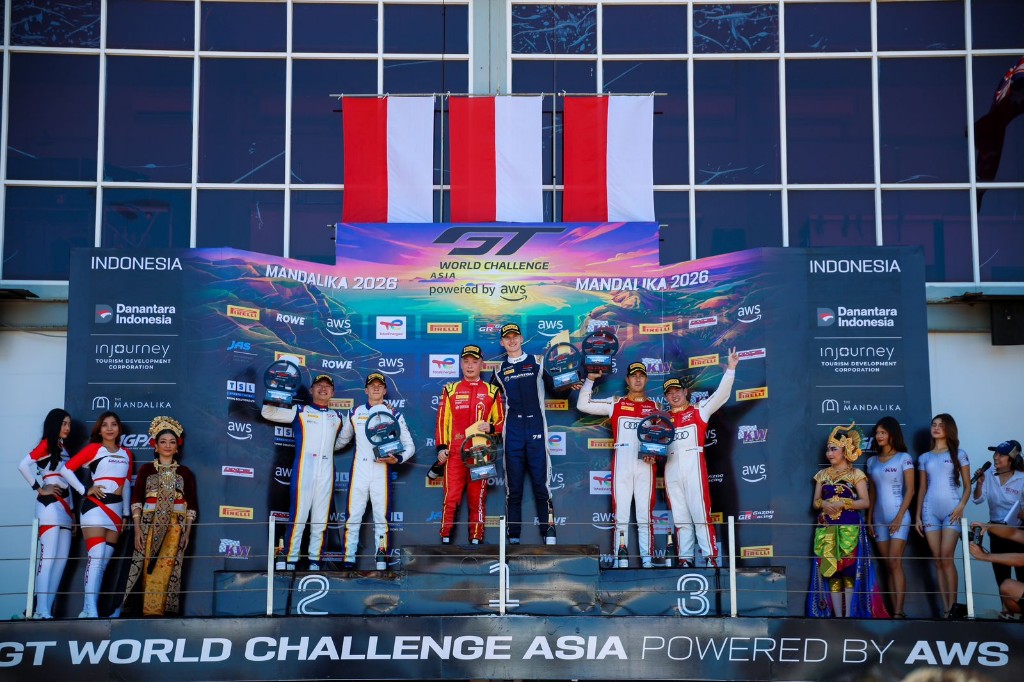 Phantom Global Racing Juara Race 2 GT World Challenge Asia di Mandalika, Sean Gelael Gagal Finis