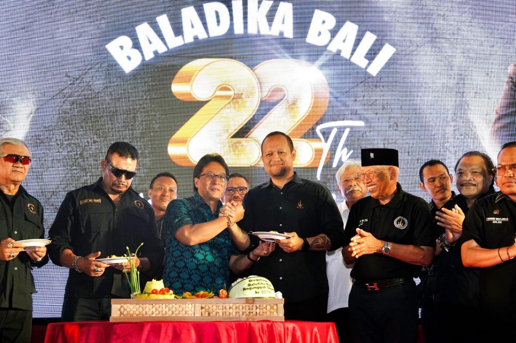 Wabup Bagus Alit Dampingi Wagub Giri Prasta di HUT Baladika Bali, Perkuat Gerakan Bali Bersih