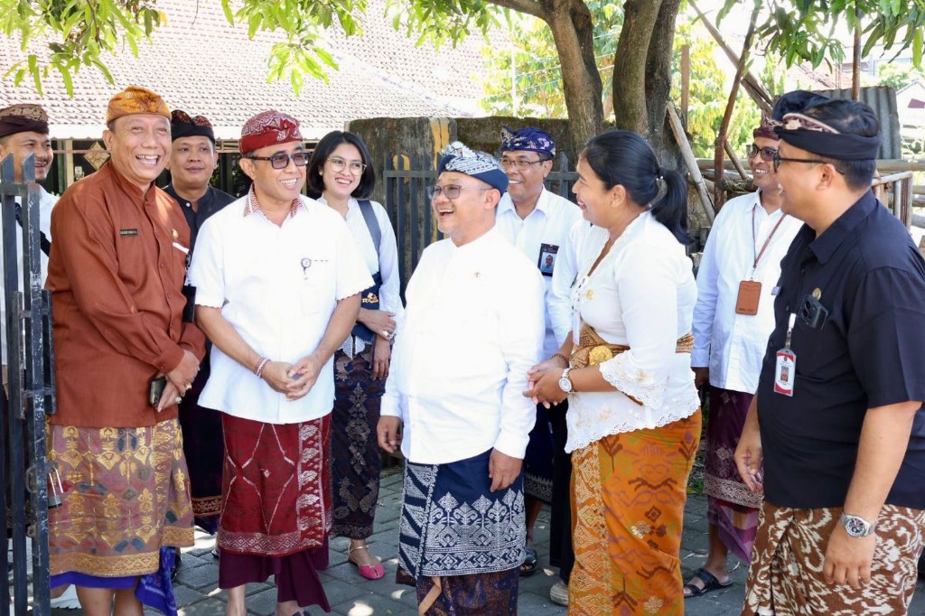 Walikota Jaya Negara Dampingi Mendikdasmen Tinjau Program Revitalisasi di SDN 6 Sumerta