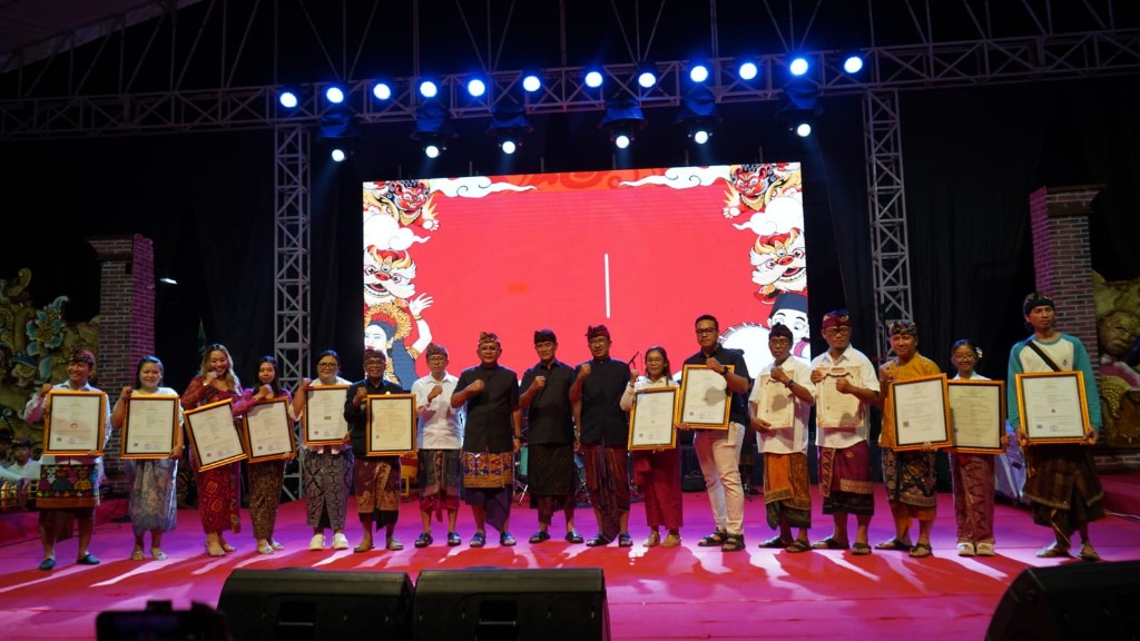 Dokumentasi dari - "SingaKren Fest 2026" Dibuka Bupati Sutjidra, Usung Tema “Purwaning Sastrotsawa Pragati”