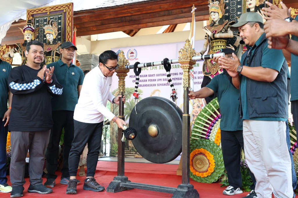 Dokumentasi dari - Wawali Arya Wibawa Buka BBGRM, Ajak Masyarakat Jaga Lingkungan dan Kebersamaan