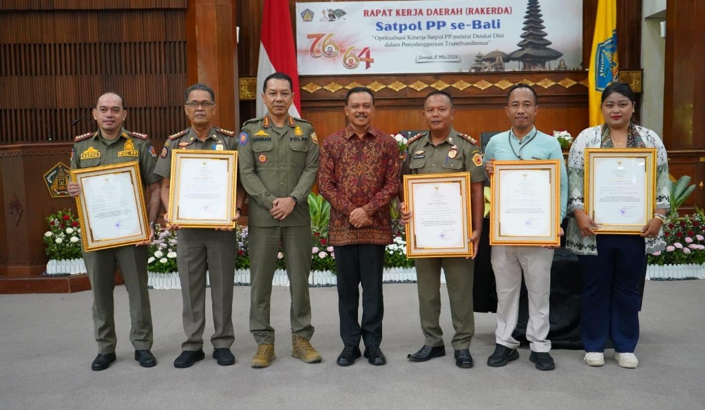 Dokumentasi dari - Satpol PP Buleleng Raih Penghargaan Bali Trepti dari Pemprov.Bali